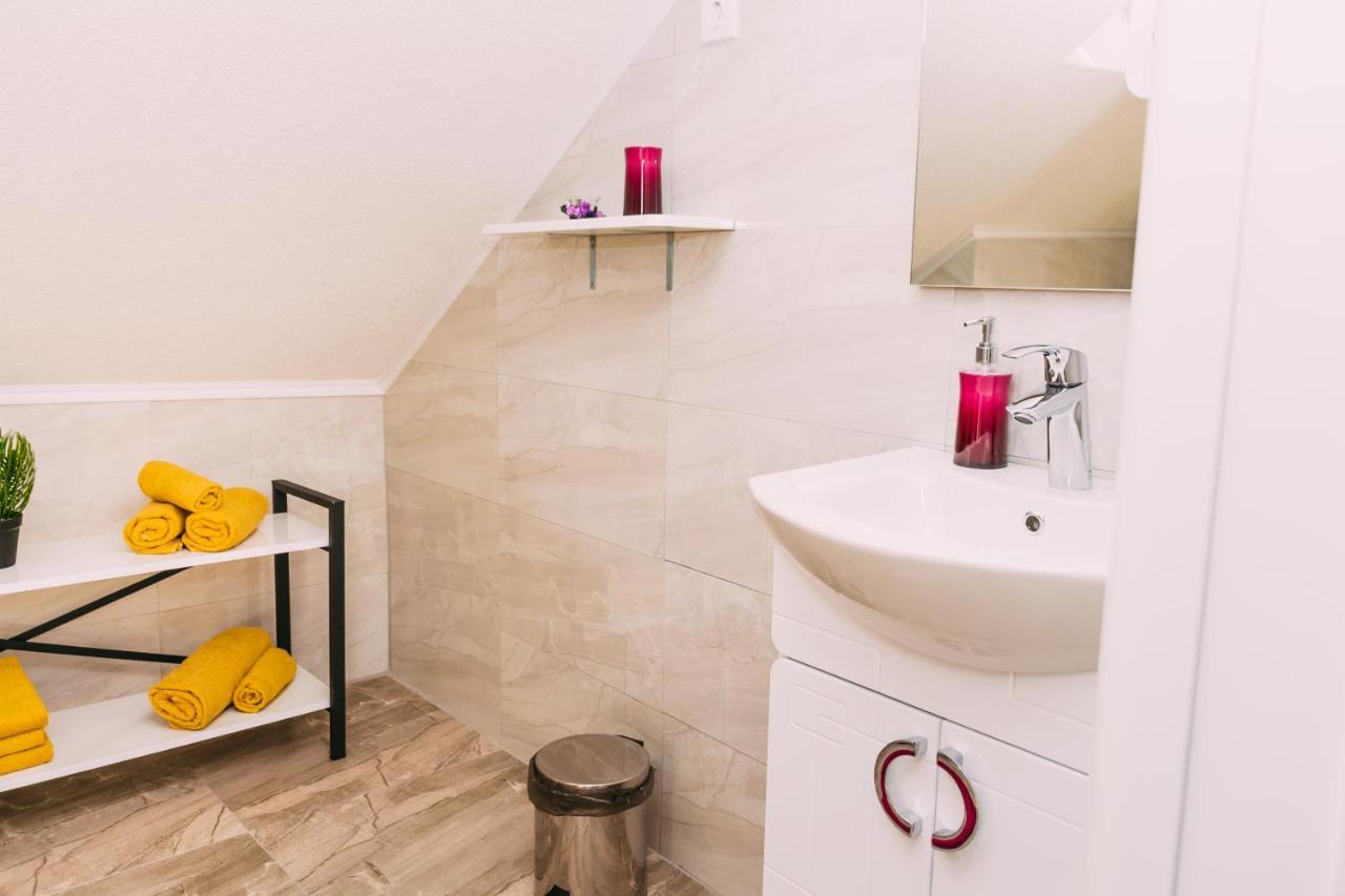 Apartmani Markesic Ramsko Jezero Prozor Zewnętrze zdjęcie