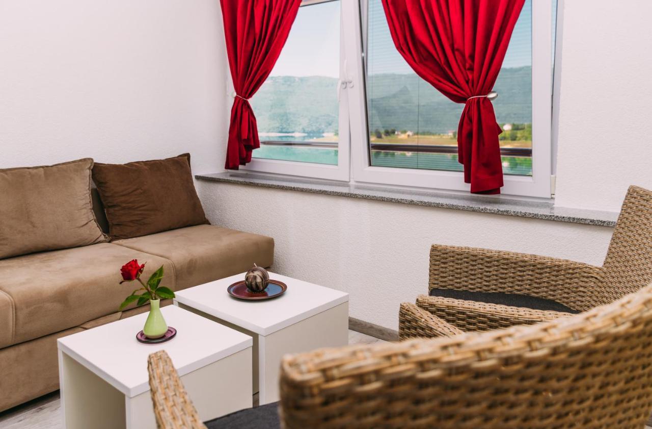 Apartmani Markesic Ramsko Jezero Prozor Zewnętrze zdjęcie