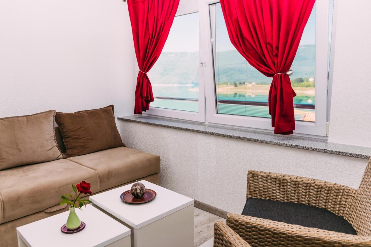 Apartmani Markesic Ramsko Jezero Prozor Zewnętrze zdjęcie