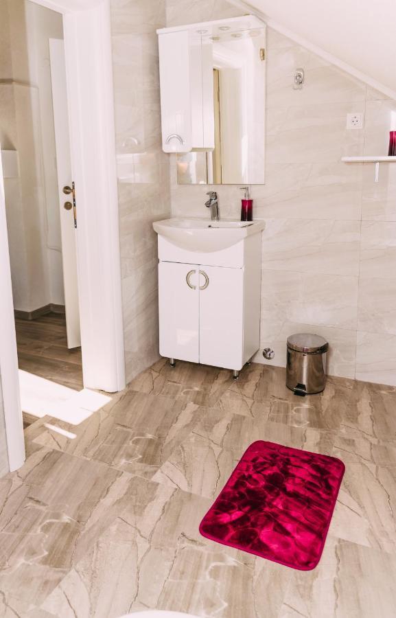Apartmani Markesic Ramsko Jezero Prozor Zewnętrze zdjęcie
