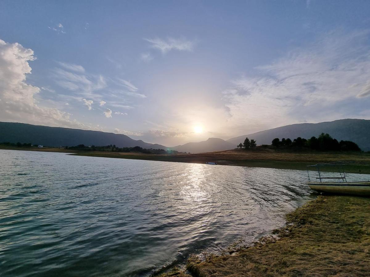 Apartmani Markesic Ramsko Jezero Prozor Zewnętrze zdjęcie
